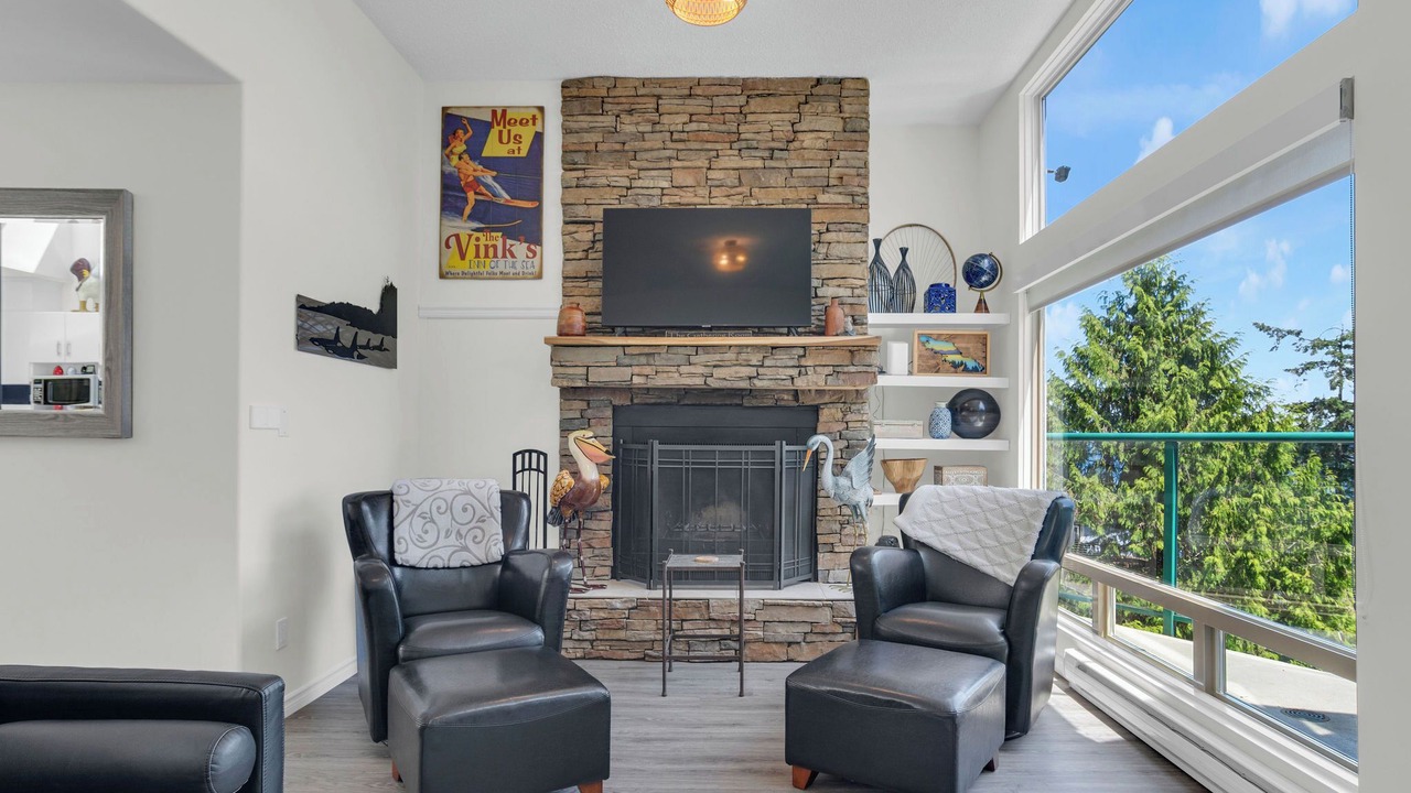 Photo of Livingroom in Yellow Point