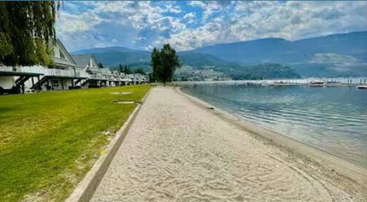 Photo of Others in Sicamous