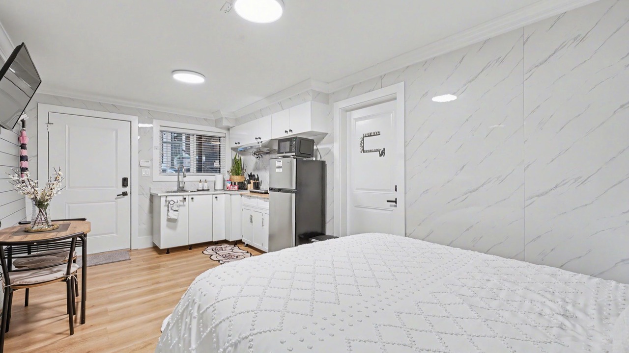 Photo of Bedroom in Fraserview