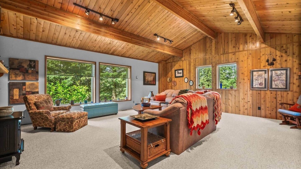Photo of Livingroom in Calgary