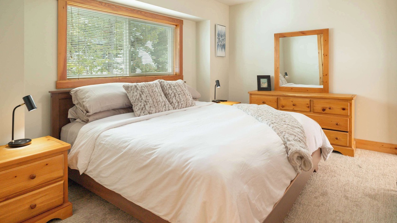 Photo of Bedroom in Snow Pine Estates