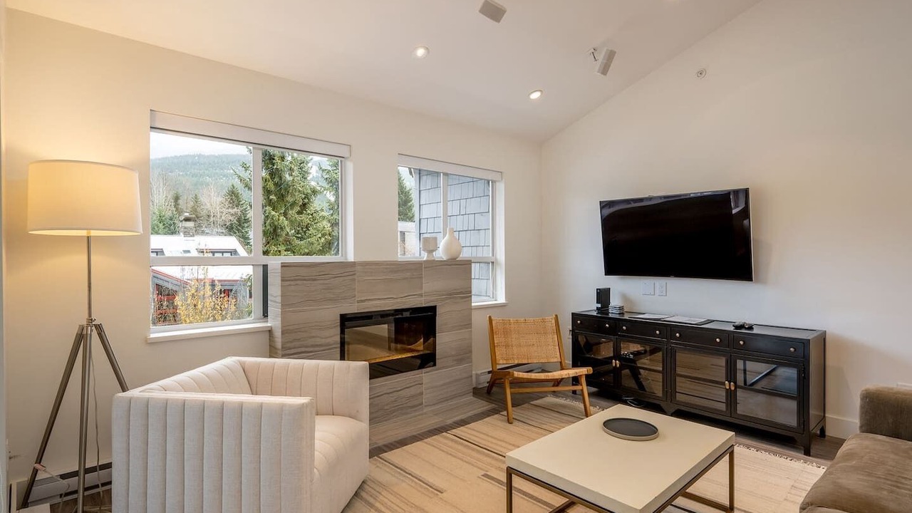Photo of Livingroom in Whistler Village