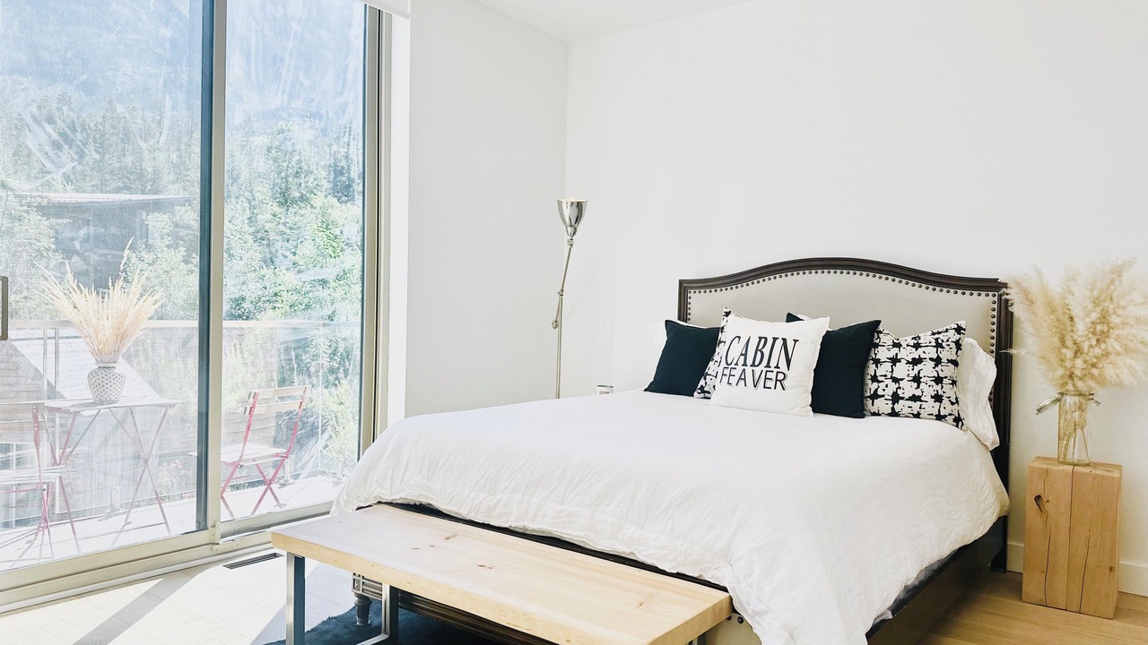 Photo of Bedroom in Sea to Sky Highway