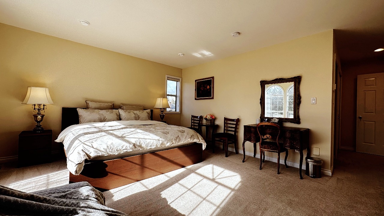Photo of Bedroom in Oakridge