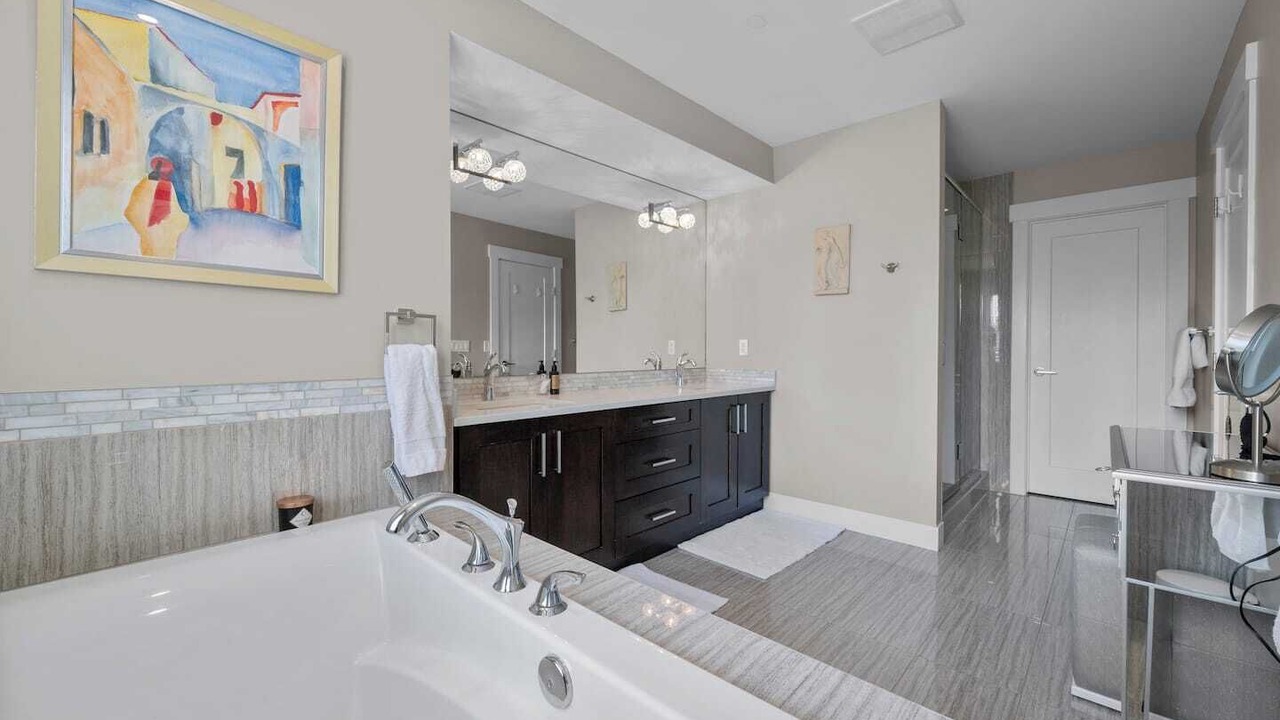 Photo of Bathroom in Banff Trail