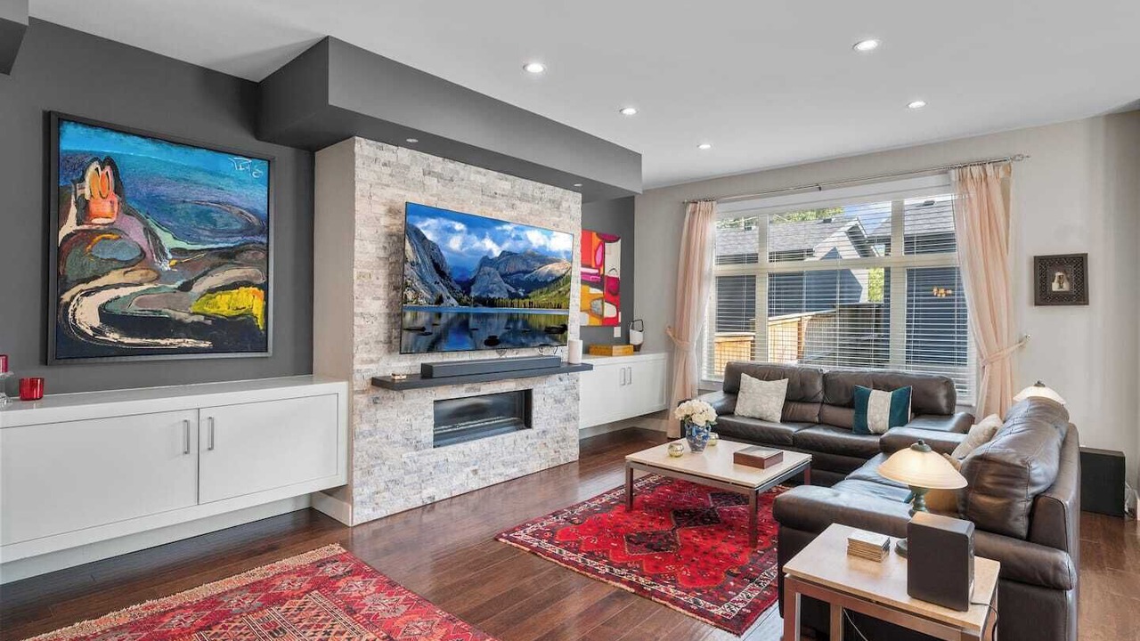 Photo of Livingroom in Banff Trail
