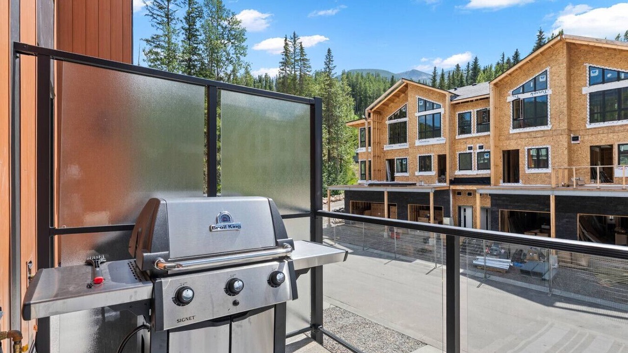 Photo of Patio Balcony in East Kootenay