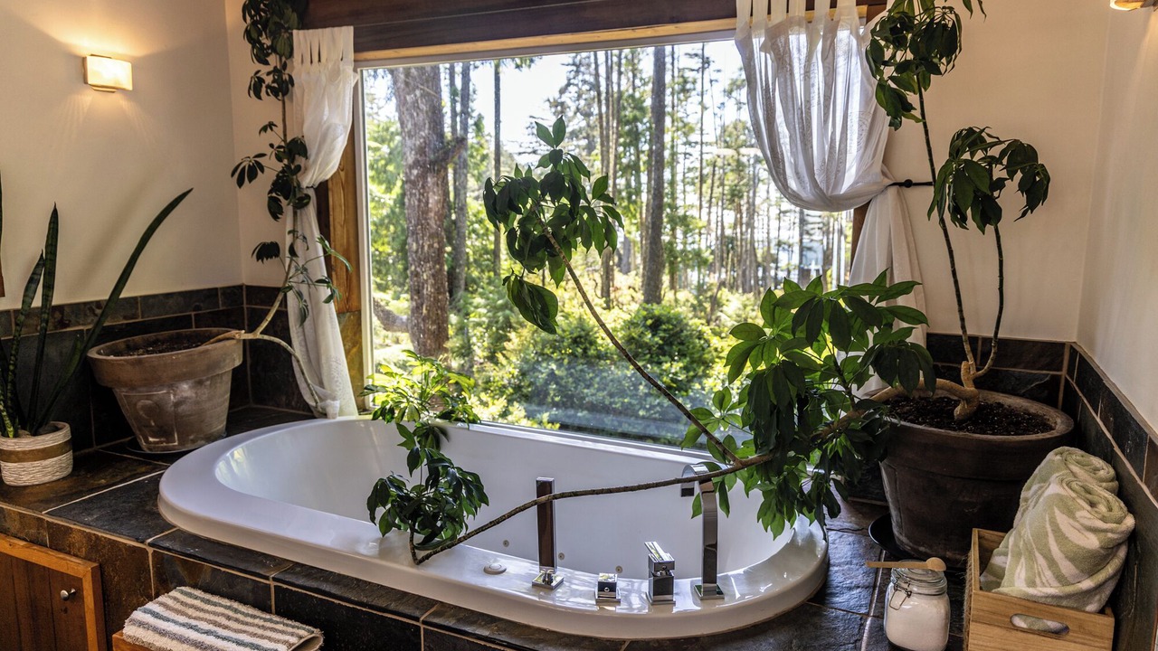 Photo of Bathroom in Ucluelet