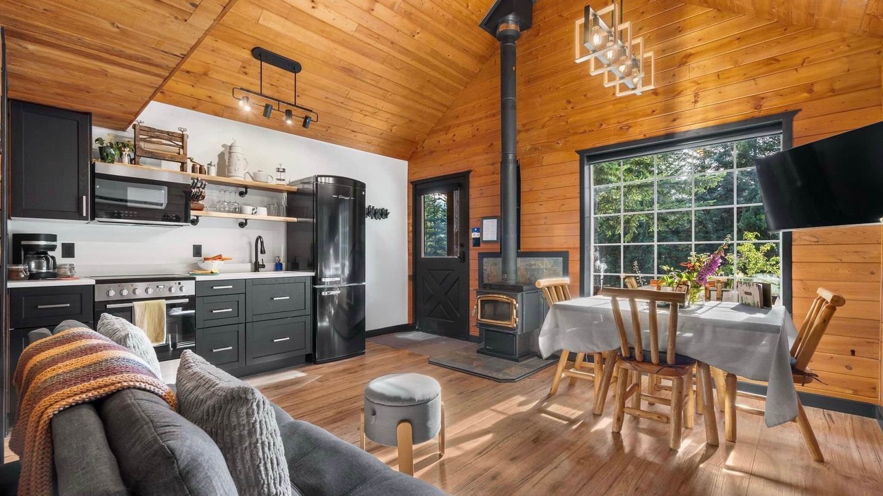 Photo of Bedroom in Nakusp