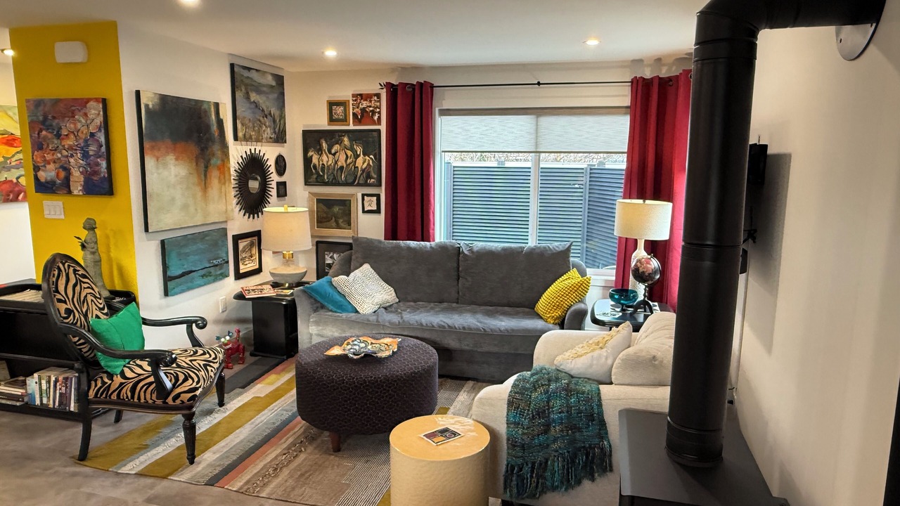 Photo of Livingroom in Okanagan-Similkameen