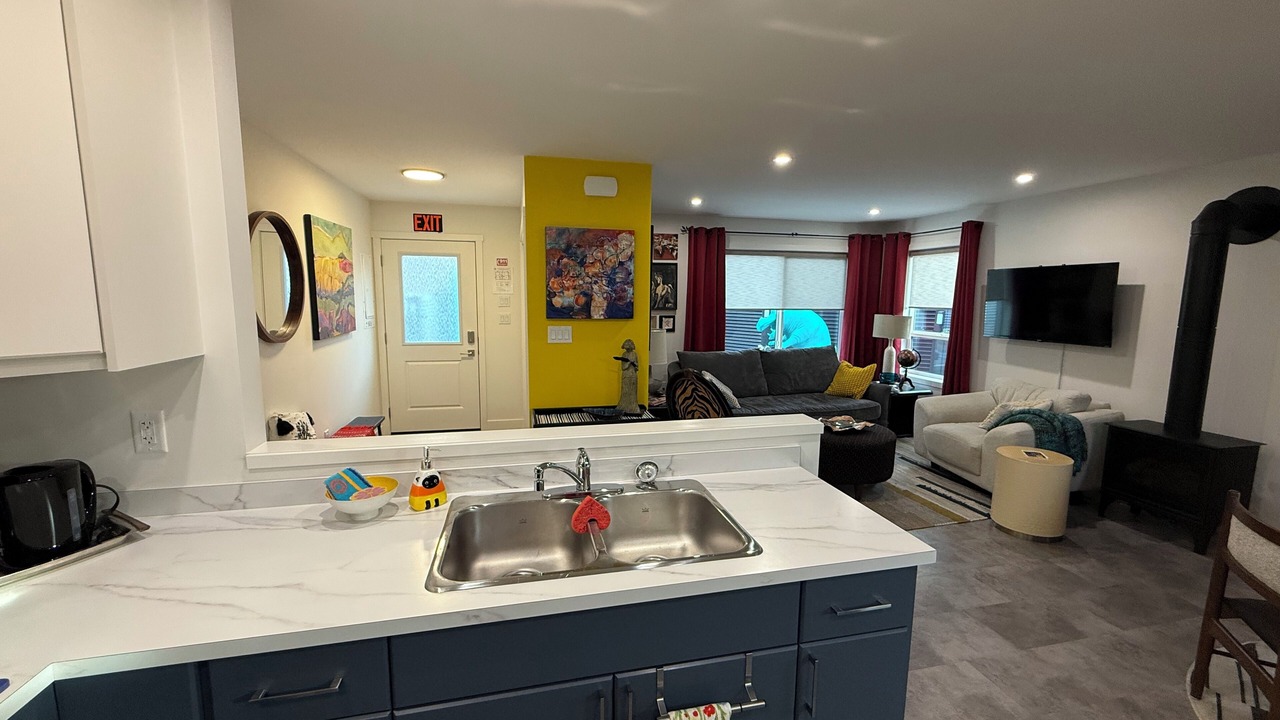 Photo of Livingroom in Okanagan-Similkameen