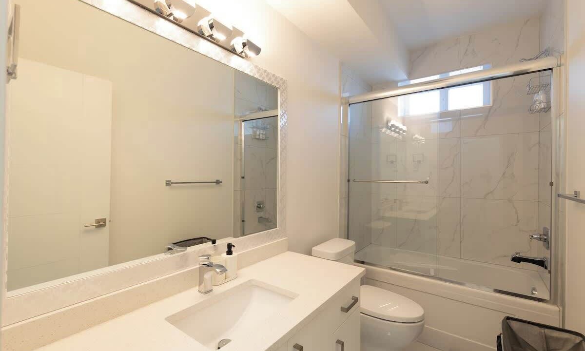 Photo of Bathroom in Eastern Hillsides