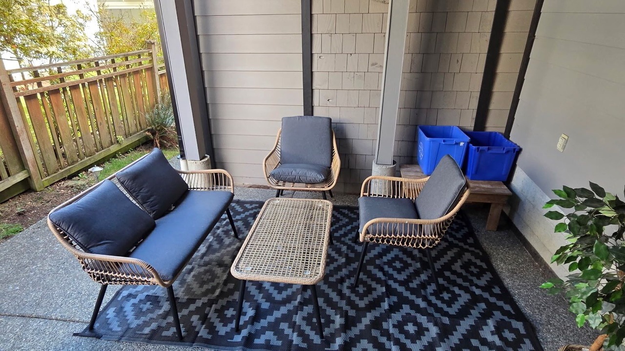 Photo of Patio Balcony in Saanich East