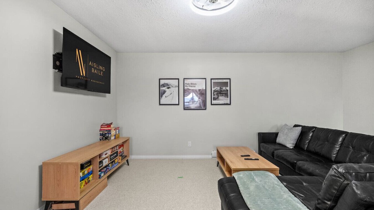 Photo of Bedroom in Radium Hot Springs