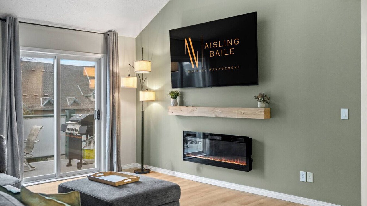 Photo of Livingroom in Radium Hot Springs