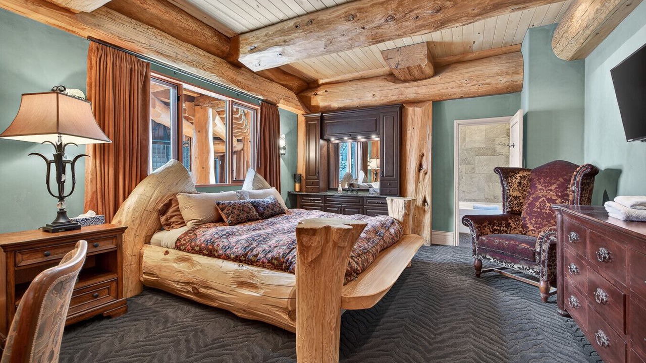 Photo of Bedroom in Big White Ski Resort