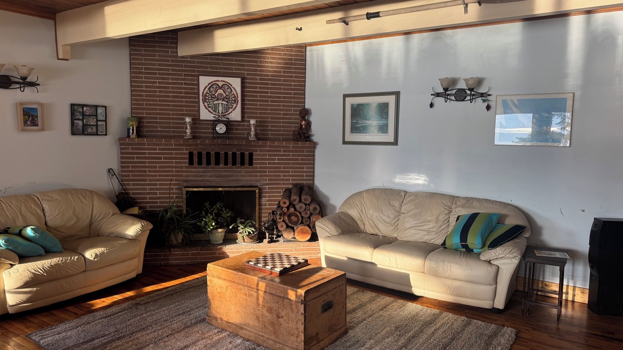 Photo of Livingroom in Maple Bay
