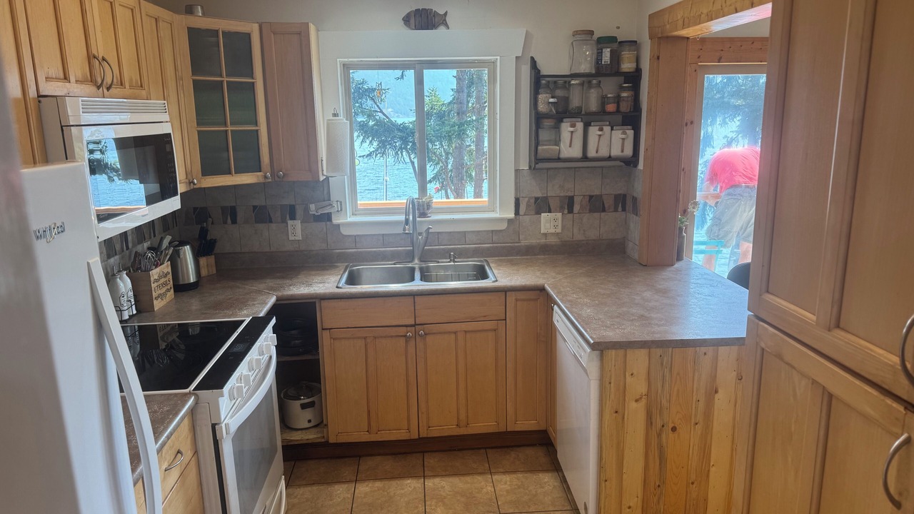 Photo of Kitchen in Maple Bay