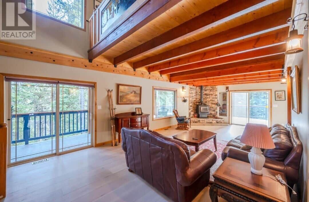 Photo of Livingroom in Okanagan-Similkameen