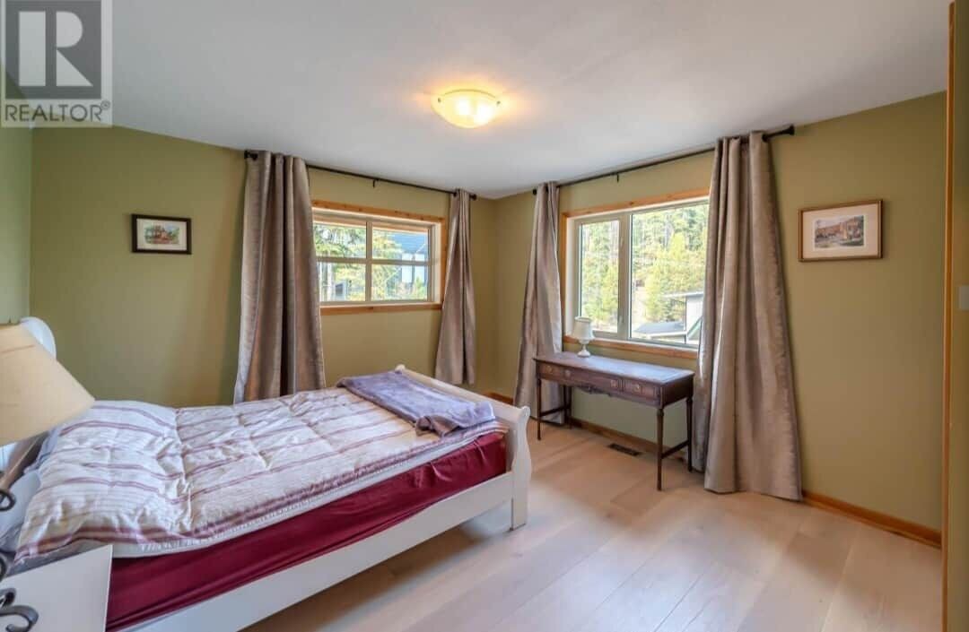 Photo of Bedroom in Okanagan-Similkameen