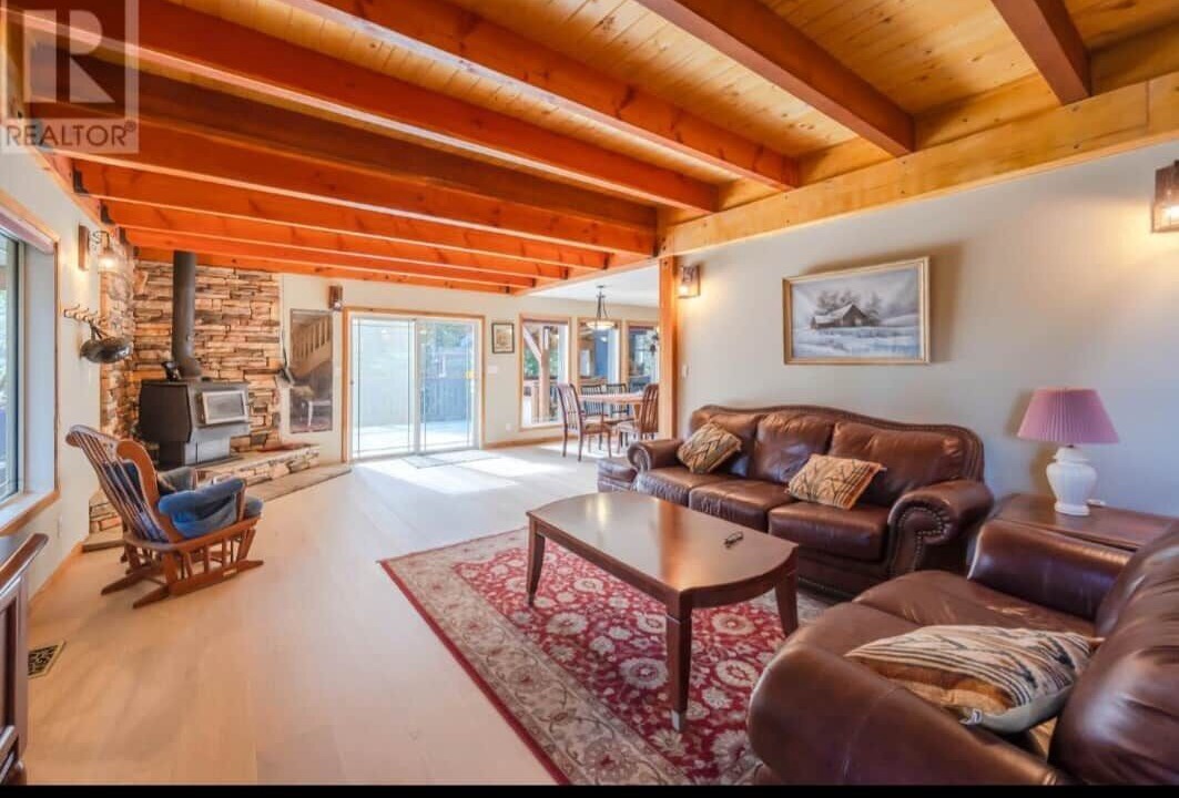 Photo of Livingroom in Okanagan-Similkameen