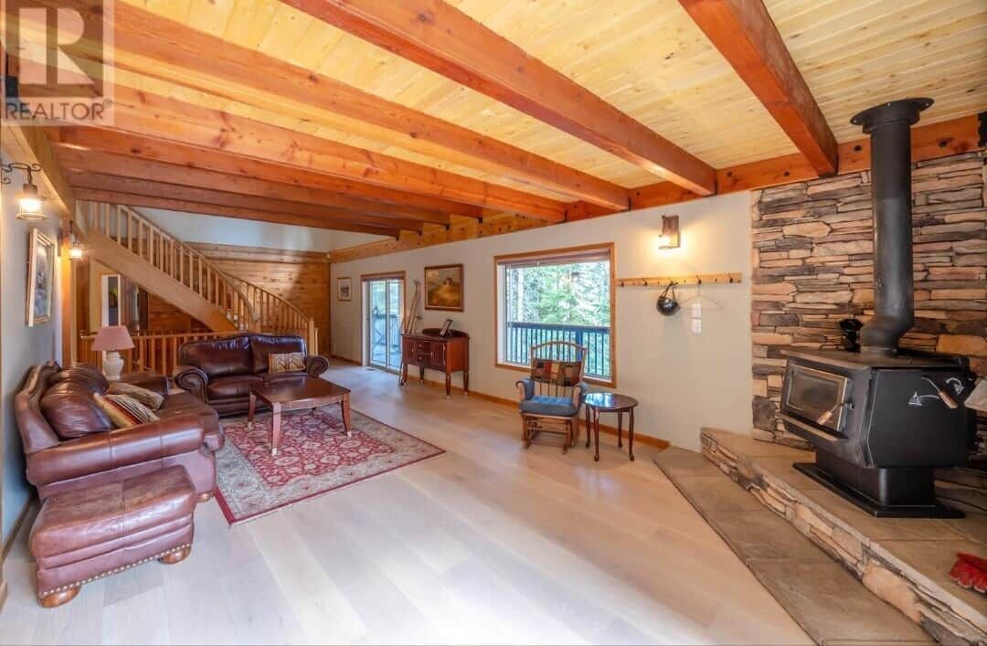 Photo of Livingroom in Okanagan-Similkameen