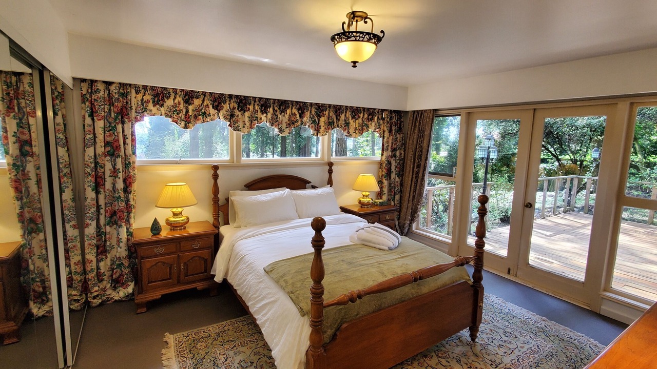 Photo of Bedroom in Hollyburn
