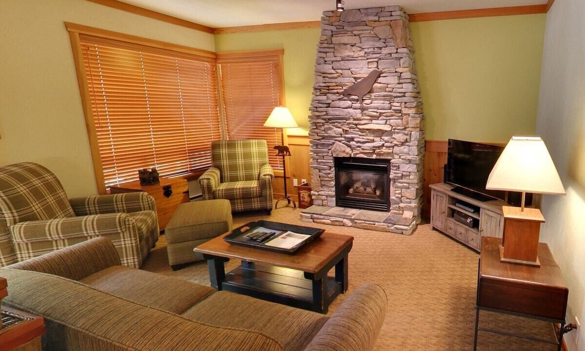 Photo of Livingroom in East Kootenay
