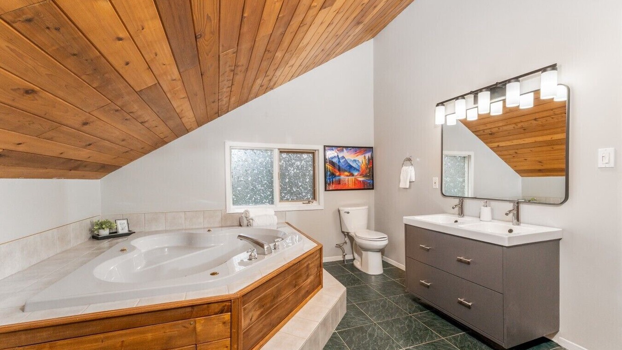 Photo of Bathroom in Jasper East