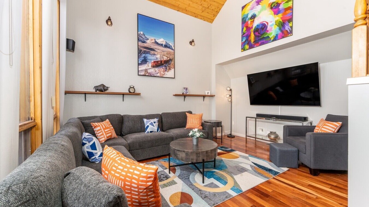 Photo of Livingroom in Jasper East