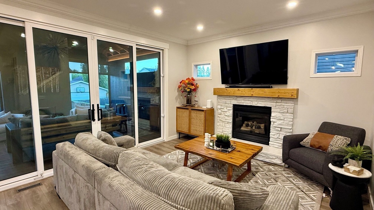 Photo of Livingroom in McKenzie Towne