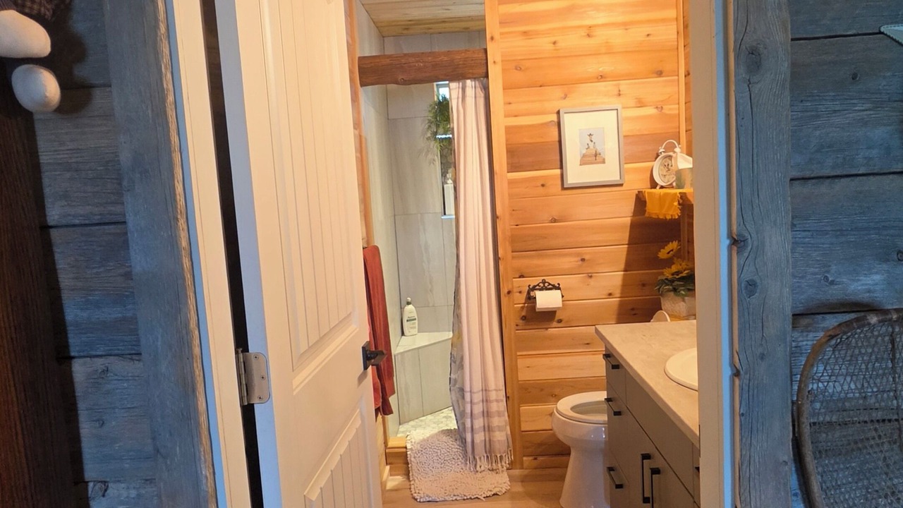 Photo of Bathroom in Sheridan Lake