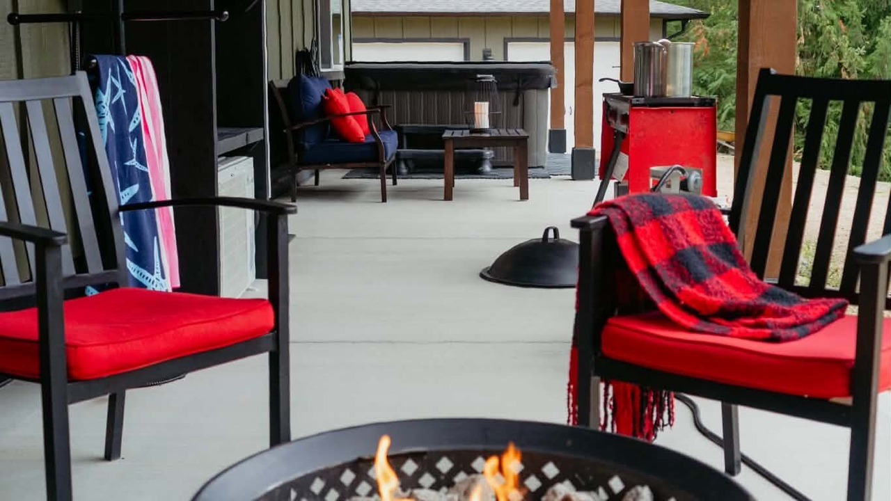 Photo of Patio Balcony in Eagle Bay