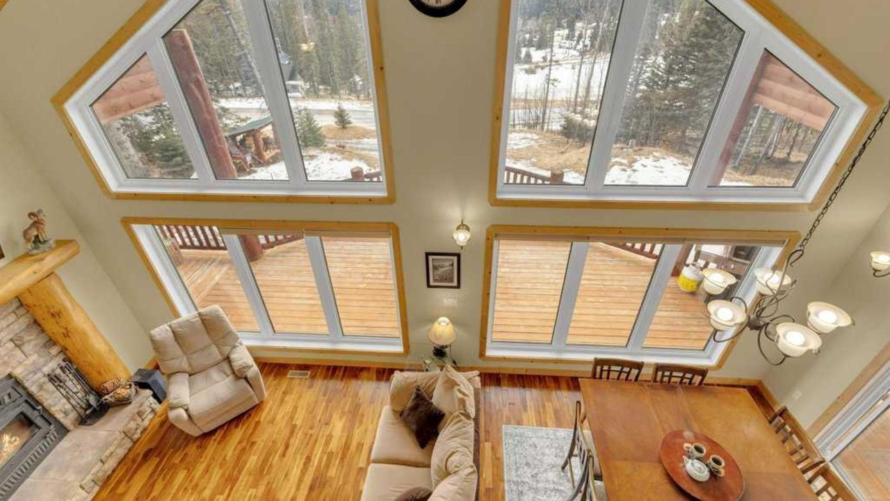 Photo of Livingroom in Nordegg