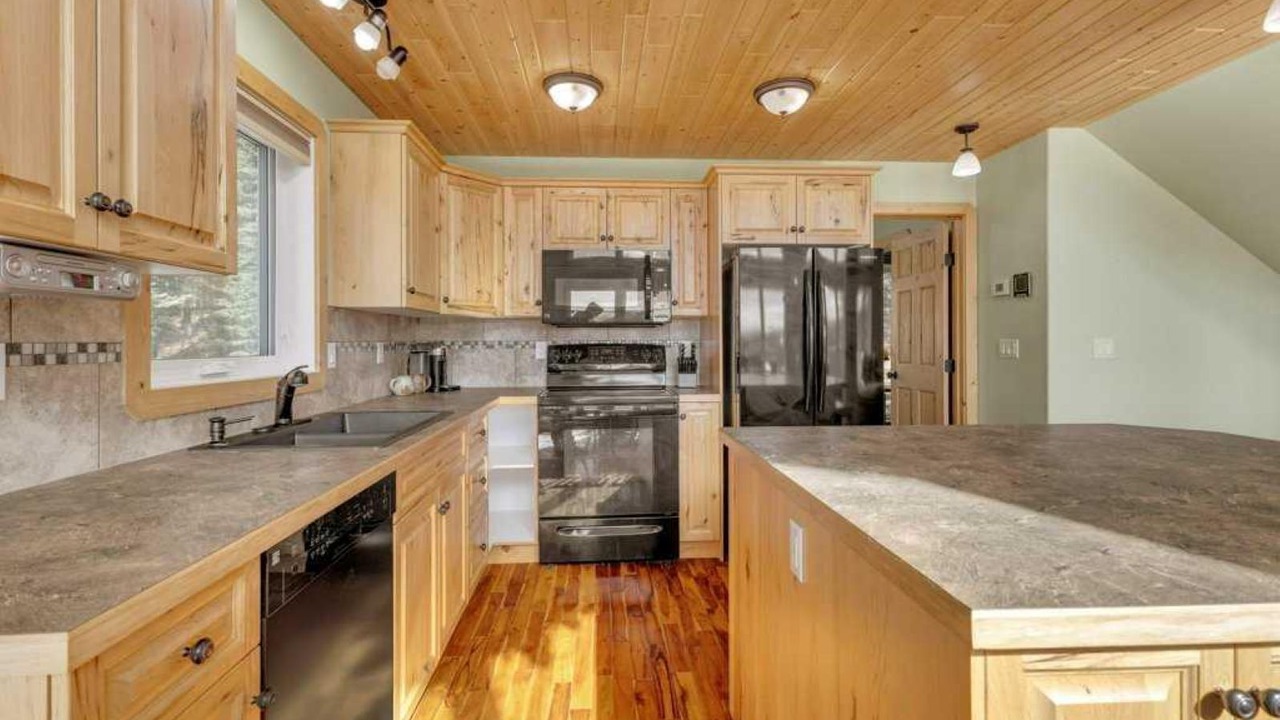 Photo of Kitchen in Nordegg