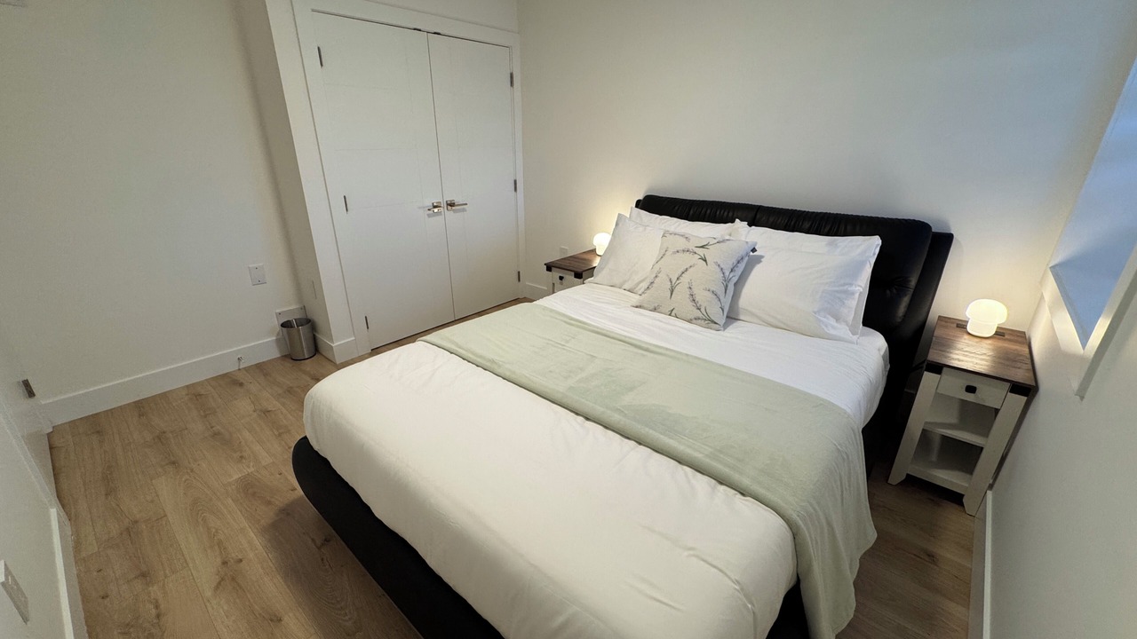 Photo of Bedroom in Renfrew-Collingwood