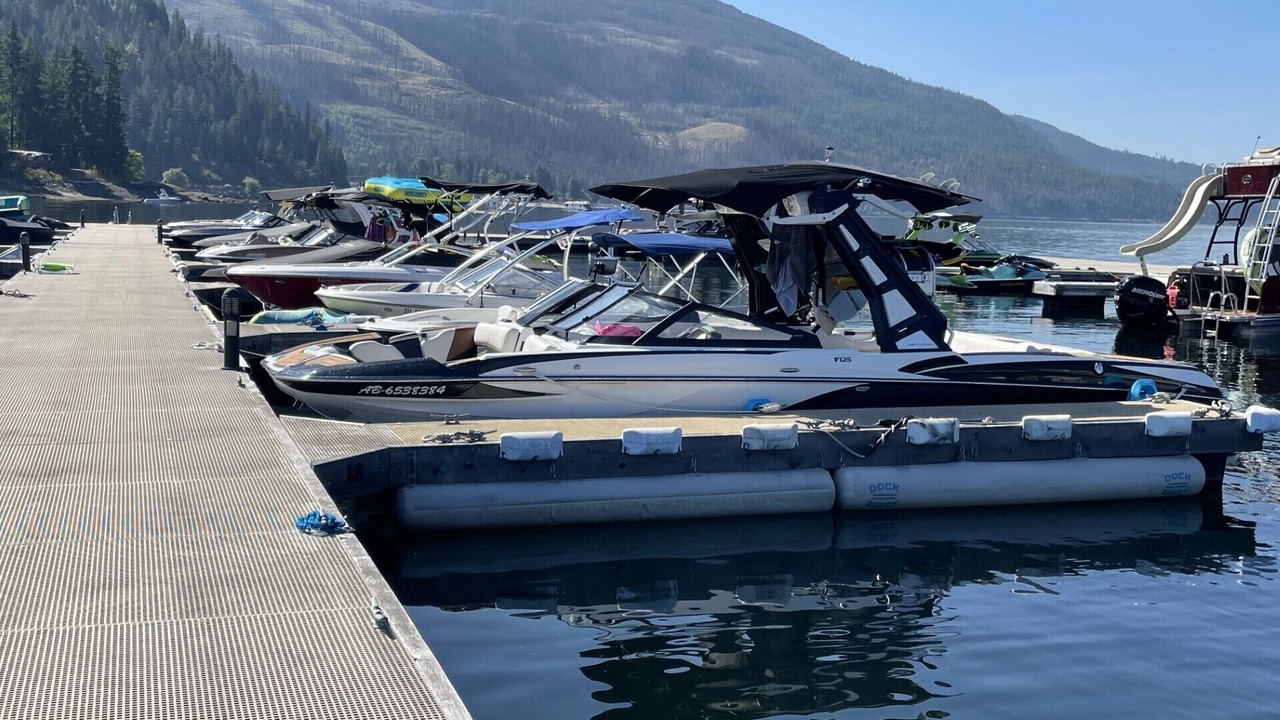 Photo of Others in Sicamous
