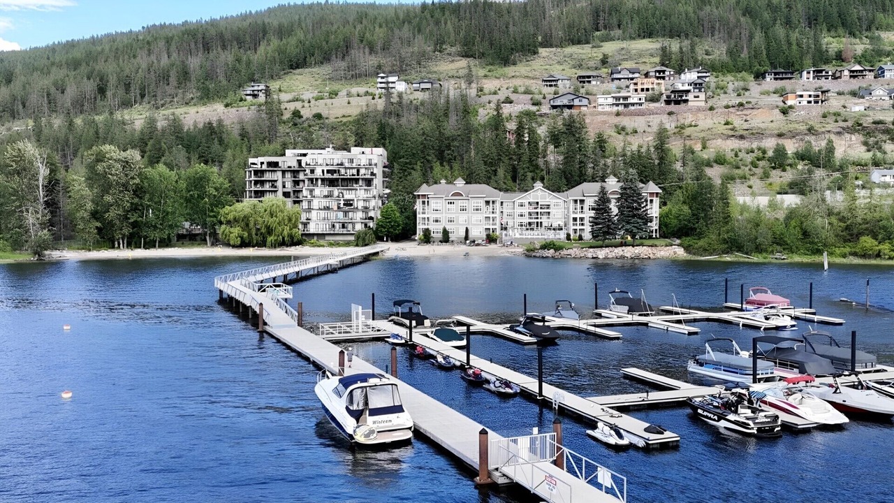 Photo of Others in Sicamous