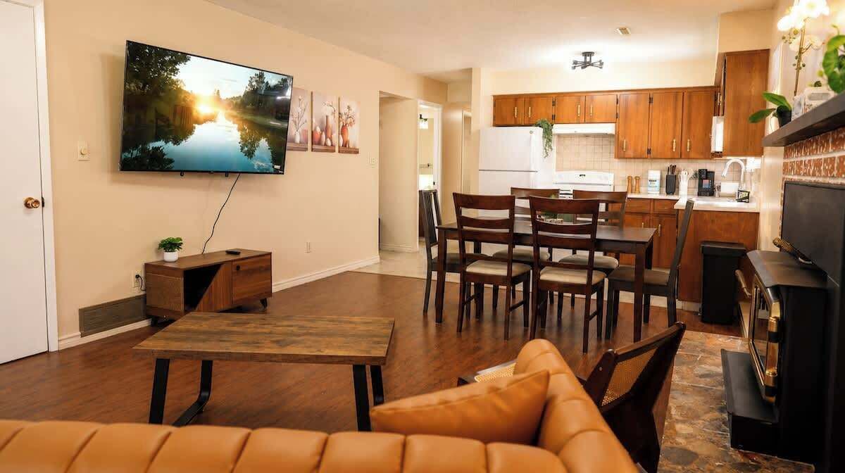 Photo of Livingroom in Fraserview