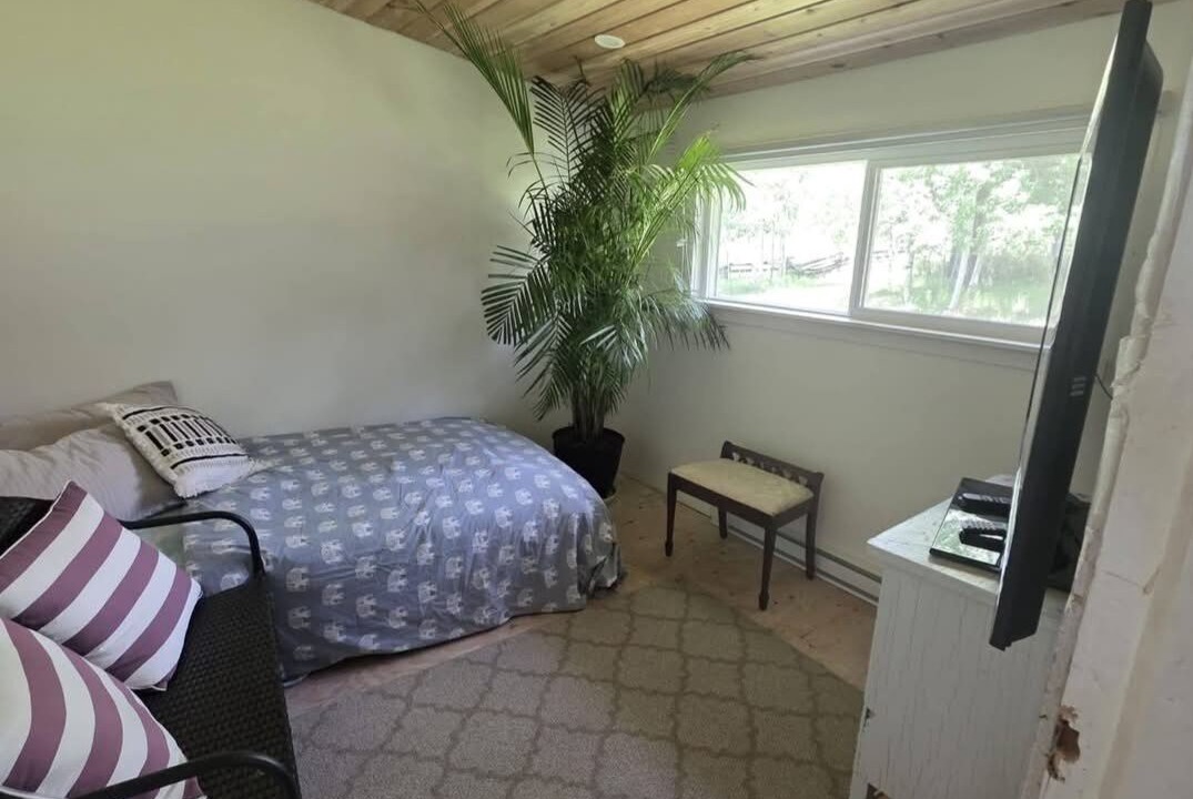 Photo of Bedroom in 70 Mile House