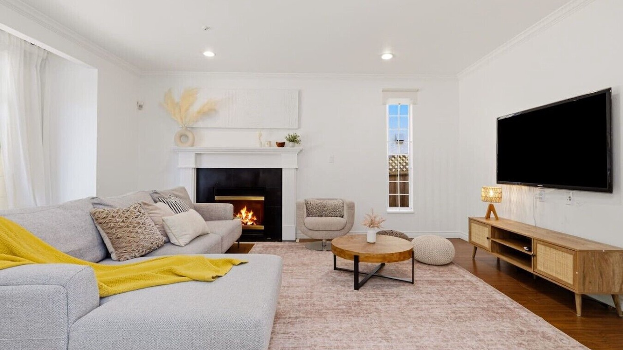 Photo of Livingroom in Marpole