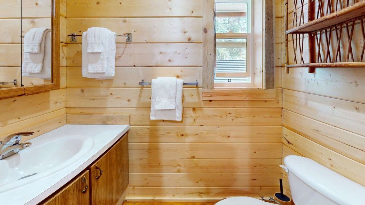 Photo of Bathroom in Christina Lake
