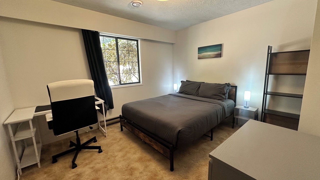 Photo of Bedroom in Colwood
