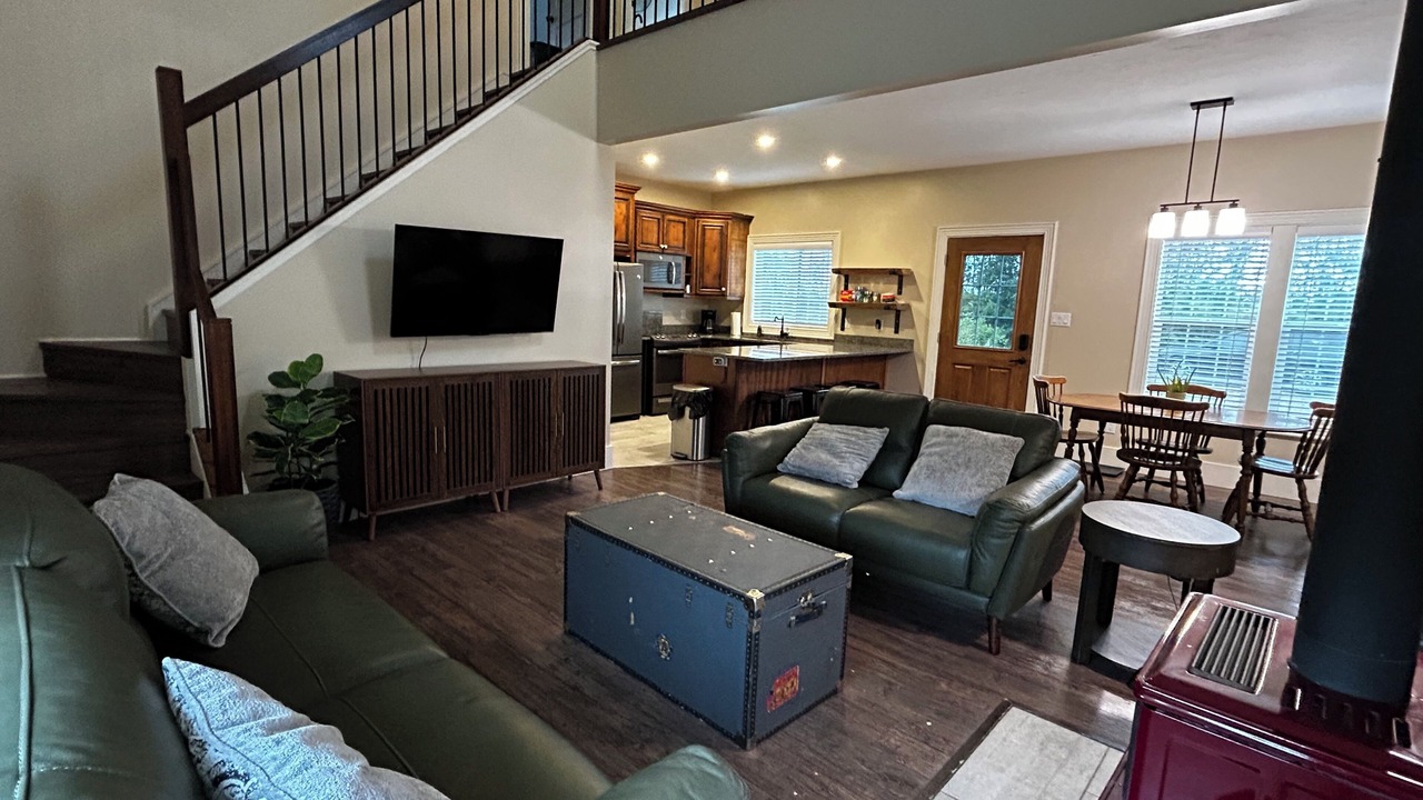 Photo of Livingroom in Fowler Lake