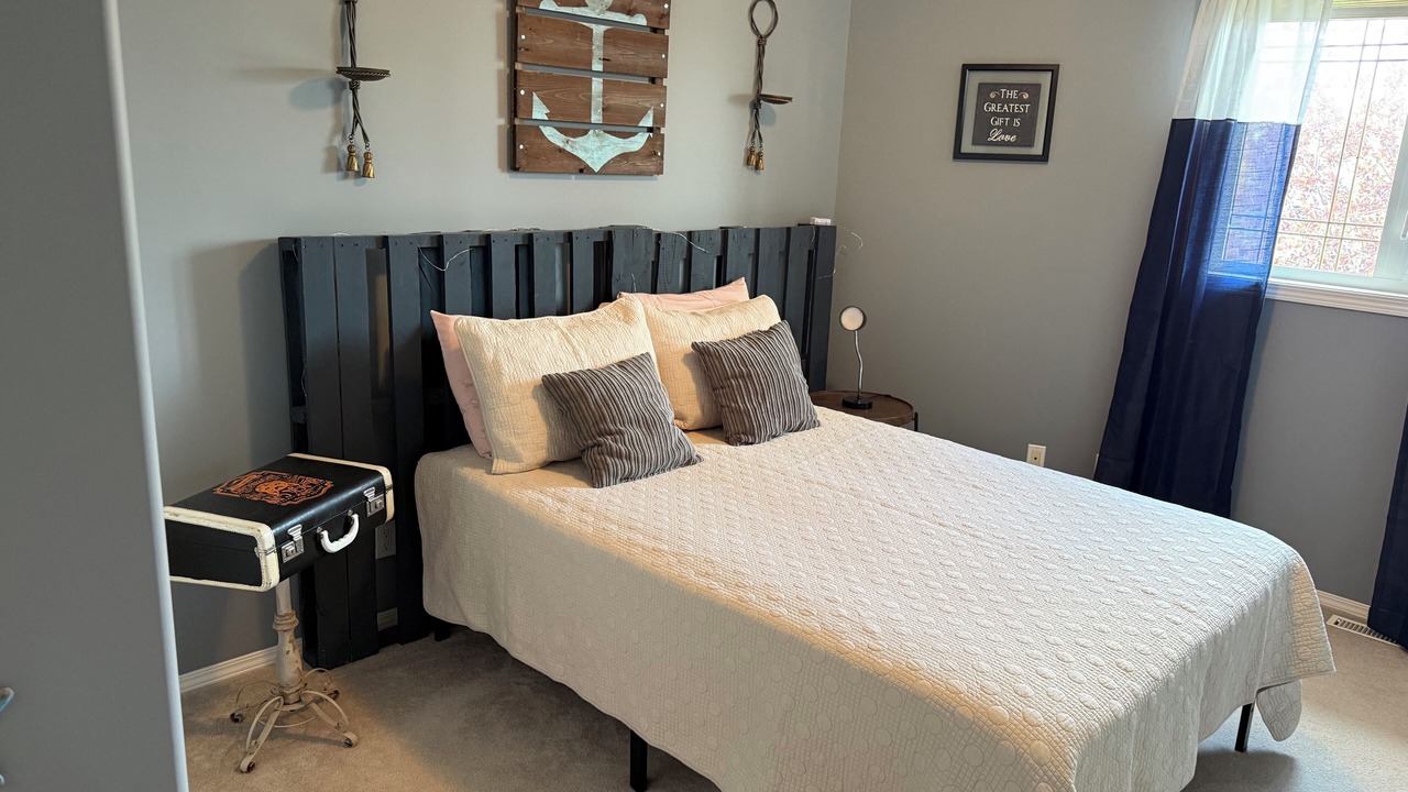 Photo of Bedroom in Markerville