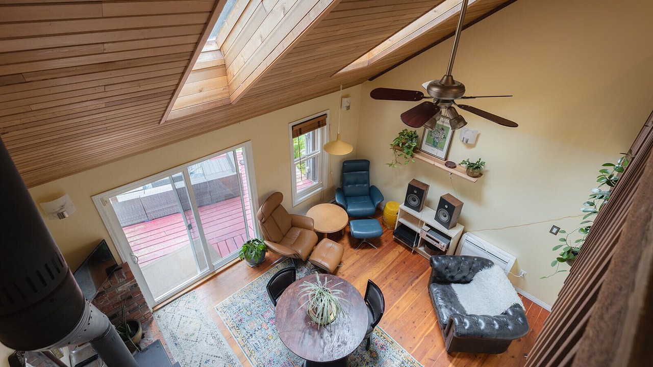 Photo of Livingroom in Juan de Fuca Electoral Area