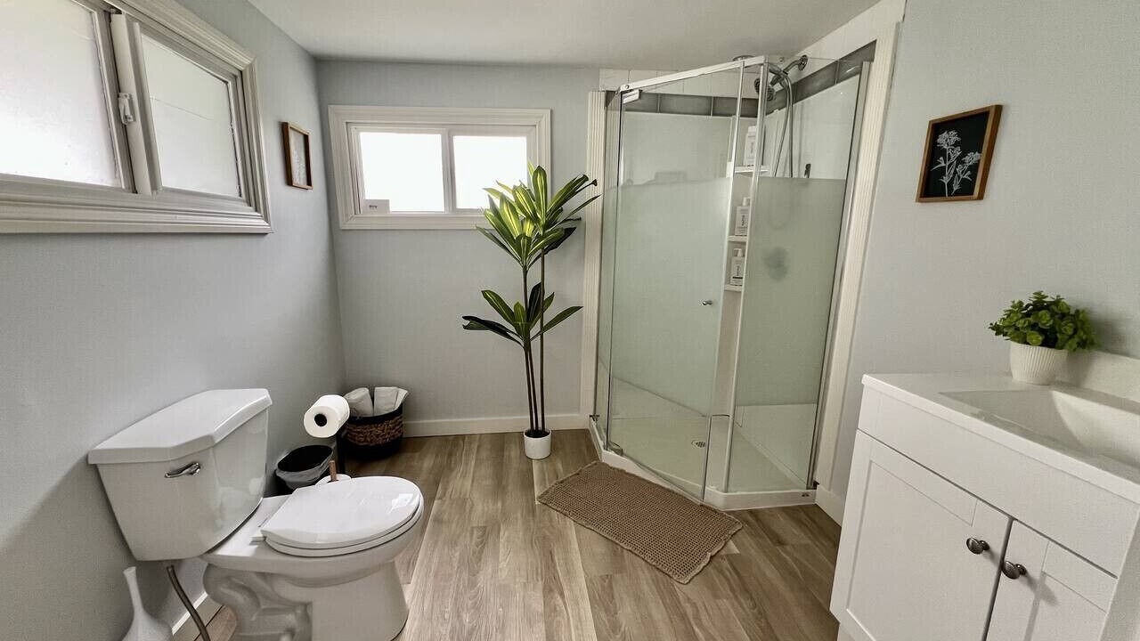 Photo of Bathroom in Drumheller