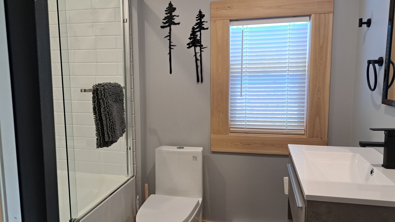 Photo of Bathroom in Squamish-Lillooet Regional District