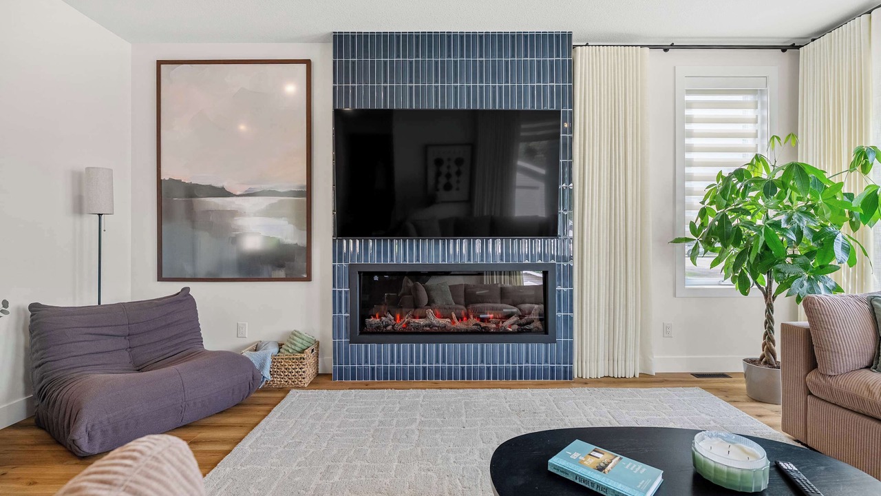 Photo of Livingroom in Sylvan Lake