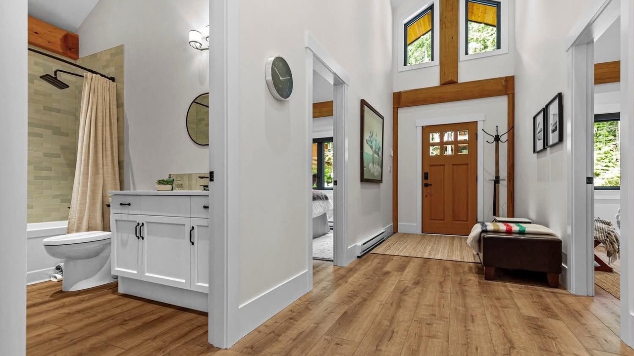 Photo of Bathroom in Sunshine Valley